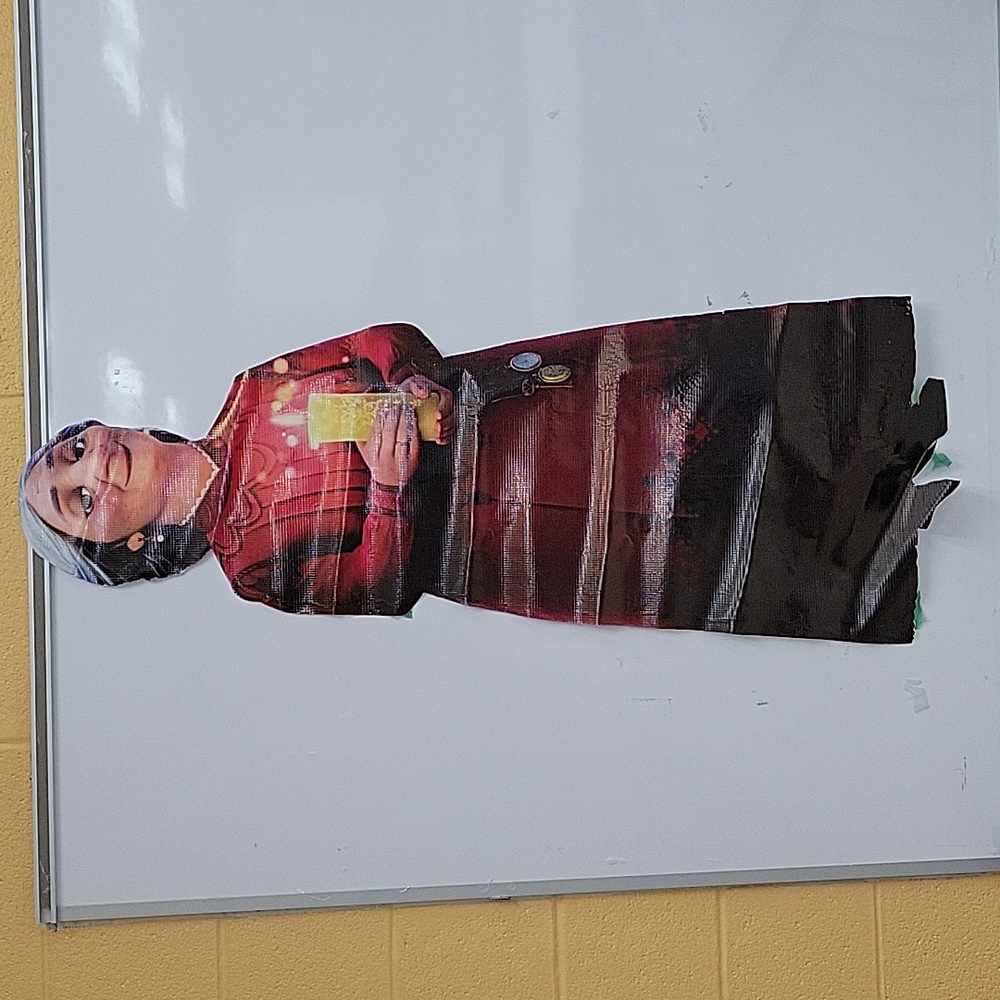 ENCANTO VINYL CHARACTER'S. Used to decorate classroom. Excellent condition ๐ - Picture 6 of 13